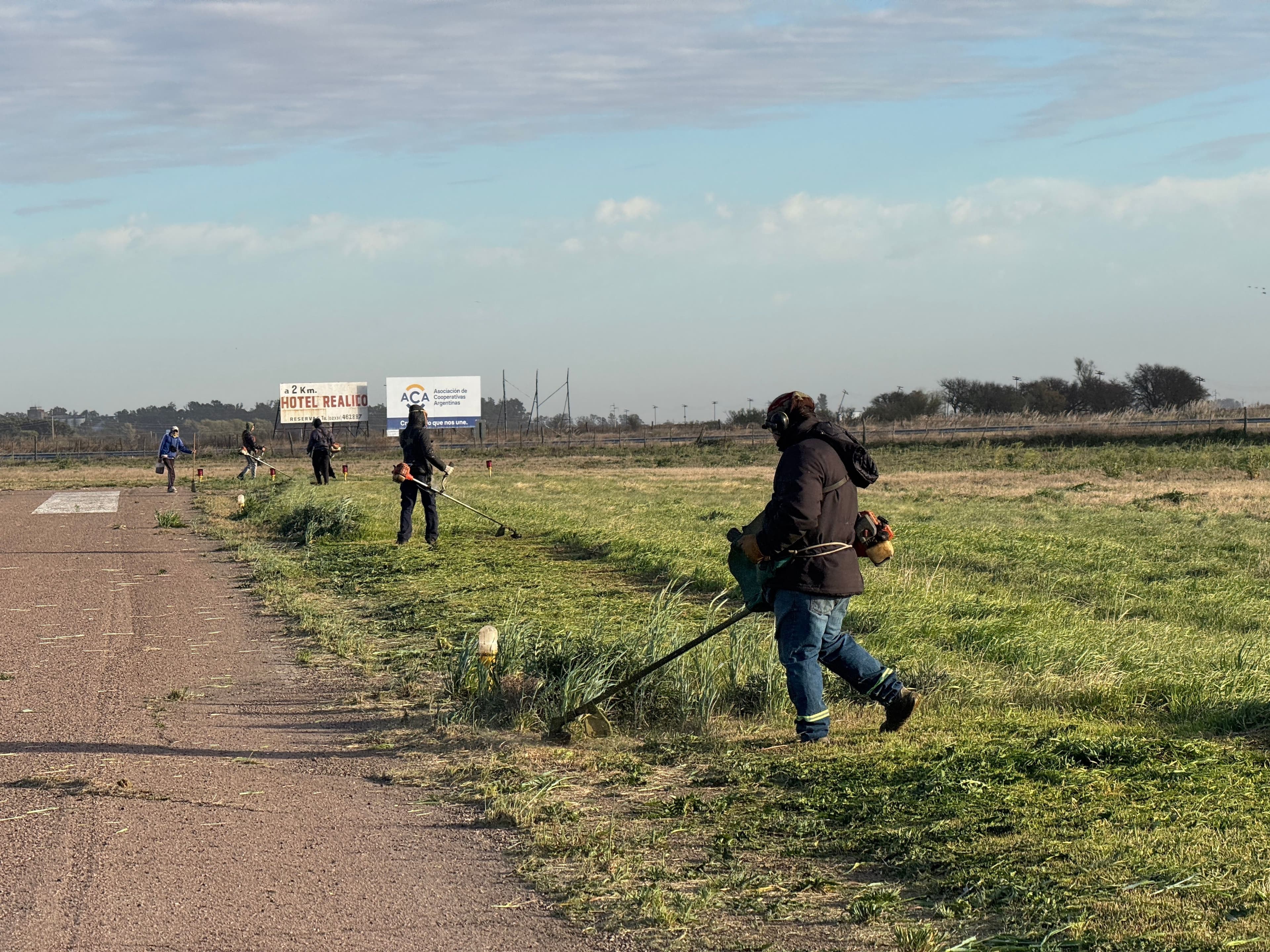 Corte de pasto y mantenimiento en el Aeródromo Municipal